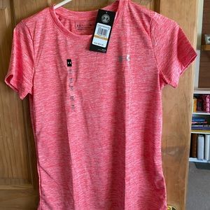 Under Armour women small top